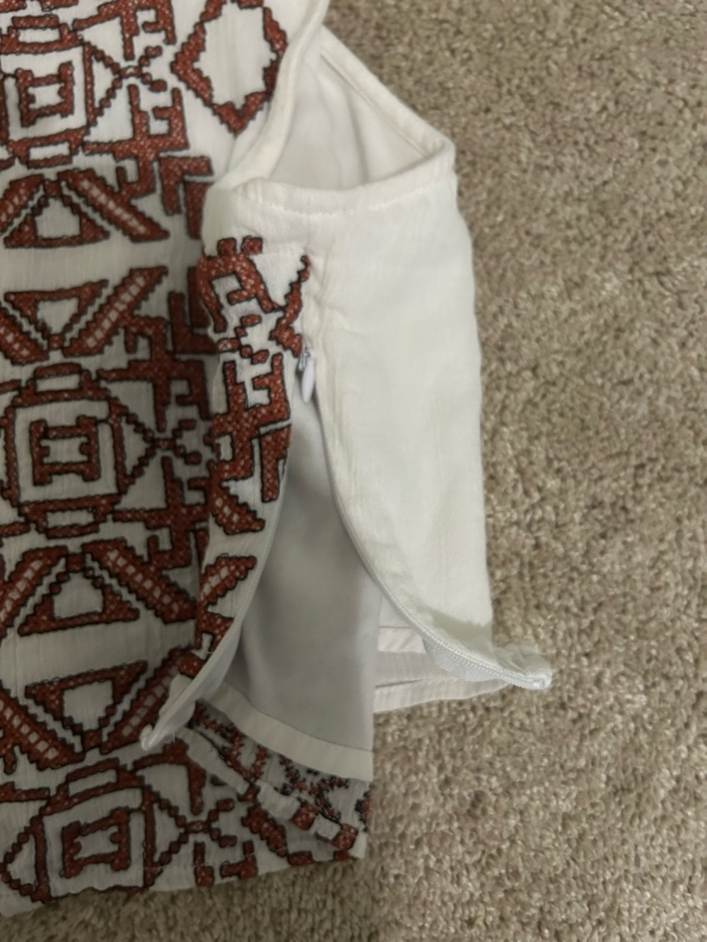 Abercrombie & Fitch White Crop Top with Rust Geometric Embroidery - Picture 2 of 3